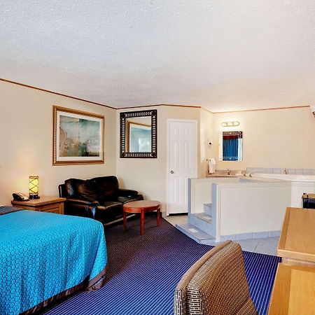 Days Inn by Wyndham Lafayette Near Lafayette Airport Eksteriør bilde