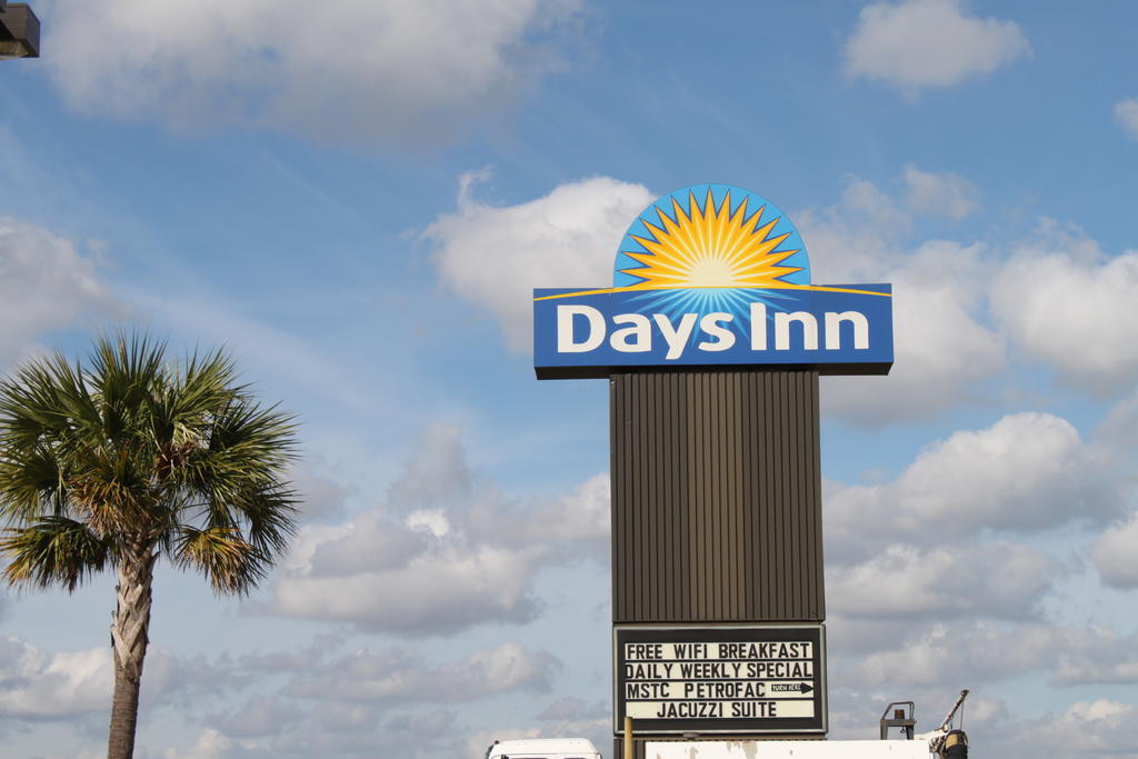 Days Inn by Wyndham Lafayette Near Lafayette Airport Eksteriør bilde